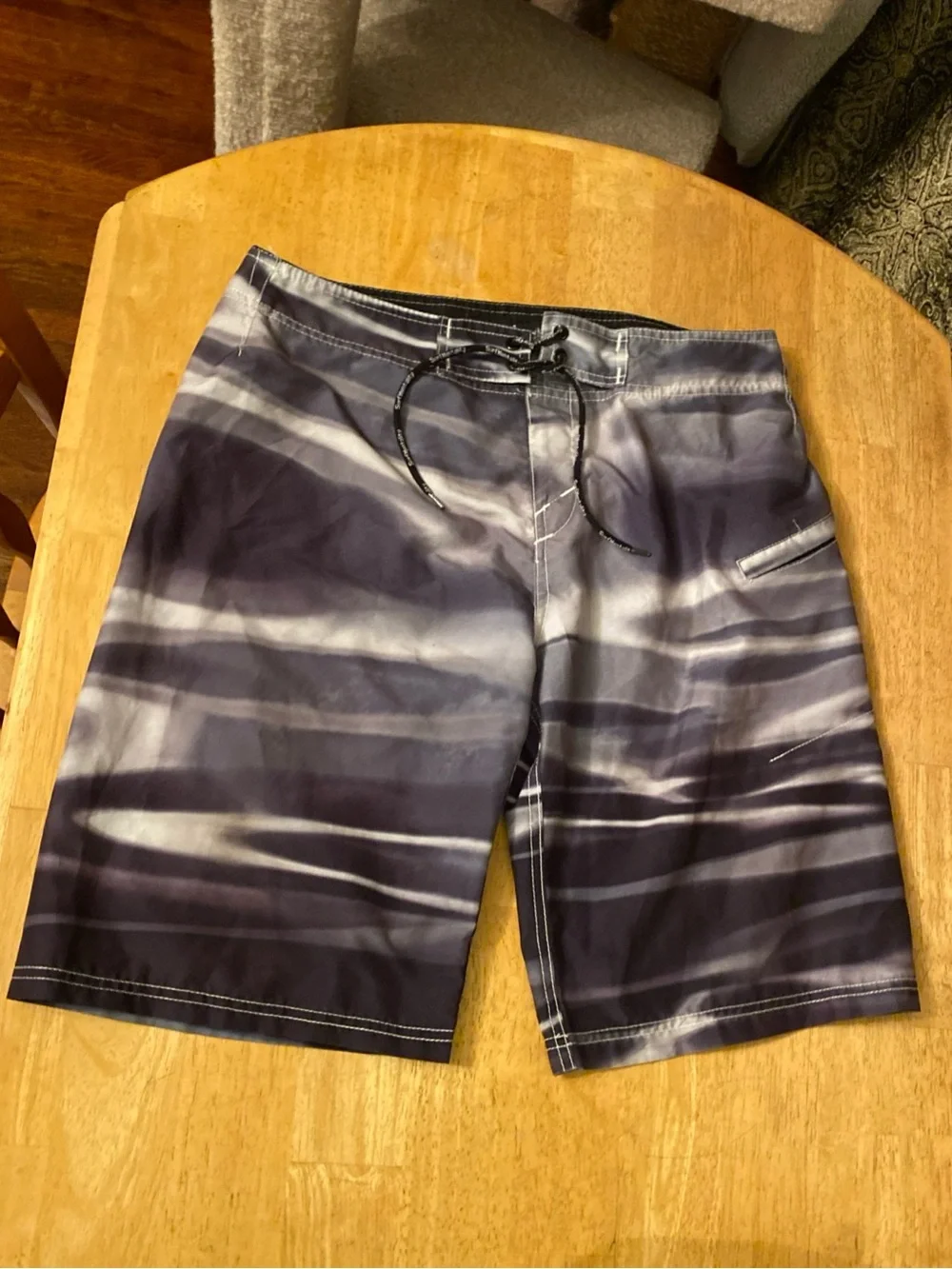 V ! Mens surfmentality Swimming Trunks size M